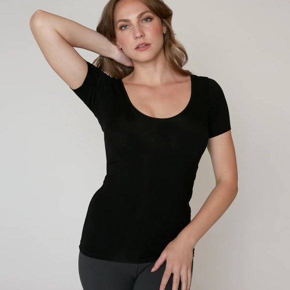 Numi Signature Undershirt - Picture 2 of 7